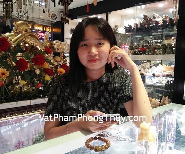 Chị Dung - khách hàng mua Mặt ve phỉ thúy, ve thạch anh hồng, chuỗi phỉ thúy vàng nâu, tỳ hưu mắt mèo và long quy.
