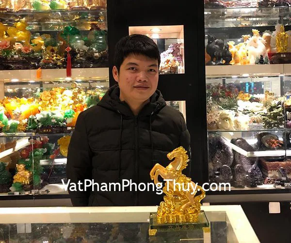 Anh Linh - khách hàng mua tượng ngựa vàng G107A