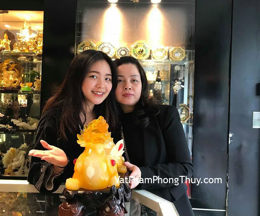 Chị Bảo Ngọc - Khách hàng mua Tỳ hưu lưu ly chiêu tài bích tà C041A