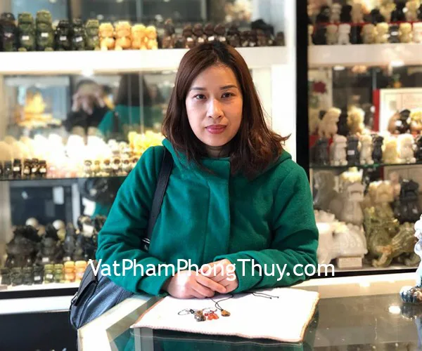 Chị Hà - khách hàng mua móc khóa tỳ hưu S6096,S6418