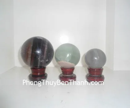 Quả cầu đá dạ quang xanh tím (đom đóm) M186-S4-4347