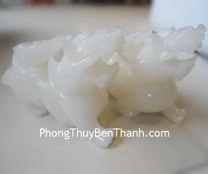 Tỳ hưu bạch ngọc cõng con trung HM005