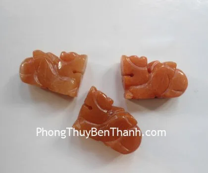 Tỳ hưu đá ngọc Đông Linh đỏ đứng S713