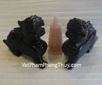 Tỳ hưu hắc ngà sừng, cánh vểnh, trung M018