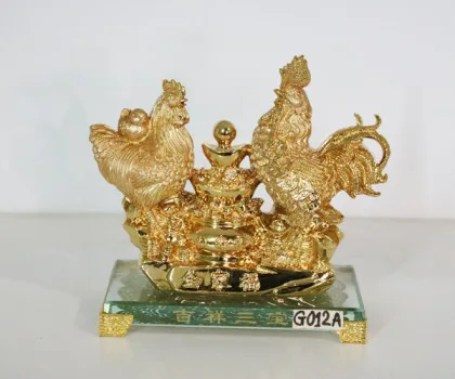 Gia đình gà bên đống kim bảo đế thủy tinh (mini) - Cát tường tam bảo G013A