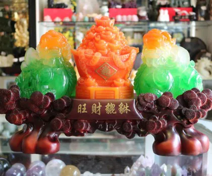Cặp tỳ hưu xanh bên giỏ tài lộc đỏ - vượng tài tỳ hưu K113M