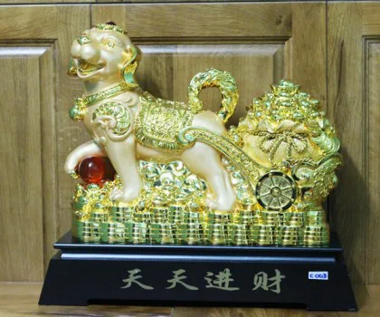 Chó vàng kéo xe vàng lớn - Thiên thiên tiến tài C003A