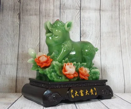 Nữ hoàng heo xanh ngọc trên mẫu đơn đỏ - Đại Phú Đại Quý LN004