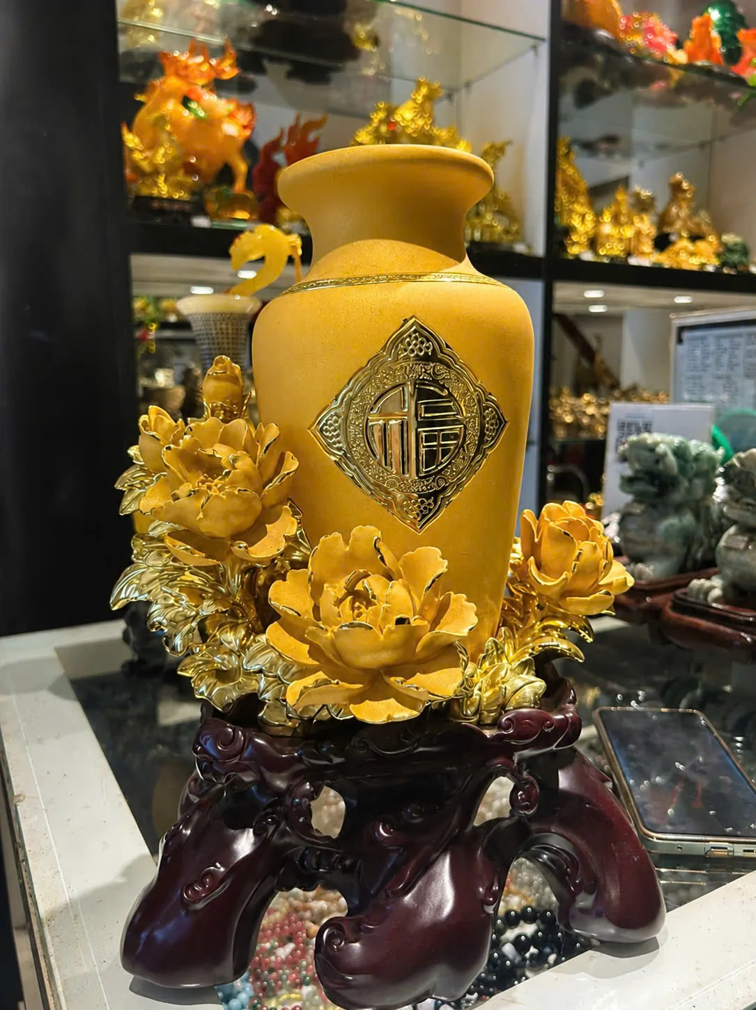 Bình sa kim trên hoa mẫu đơn - Phú quý bình an C171A